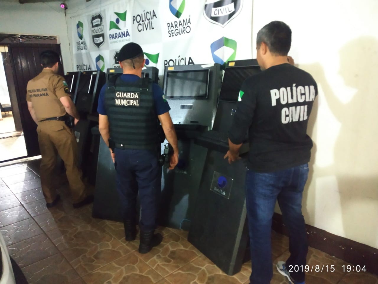Polícia apreende seis máquinas de jogos após reclamação de moradores