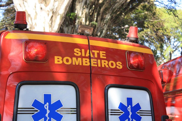 Motociclista atropela idosa em Maringá