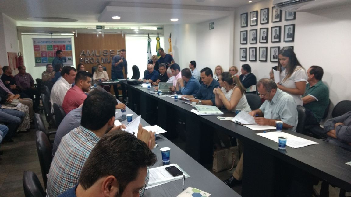 Resíduos sólidos e recursos hídricos são os principais problemas ambientais no Paraná