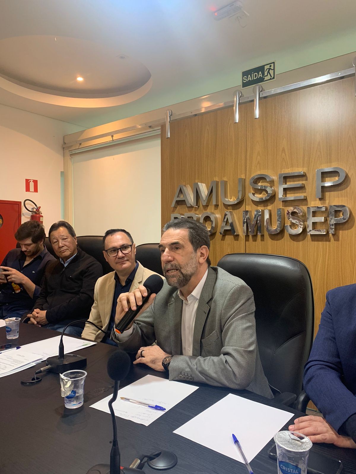 Ênio Verri participa de reunião de prefeitos da Amusep e anuncia recursos