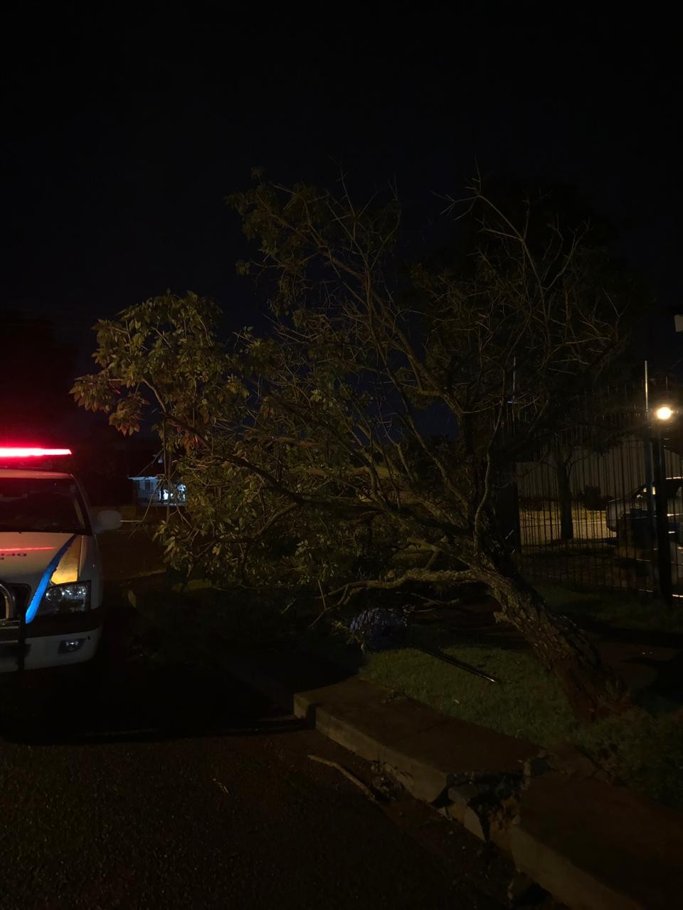 Motociclista ficou ferido durante temporal da tarde dessa quarta-feira (17)