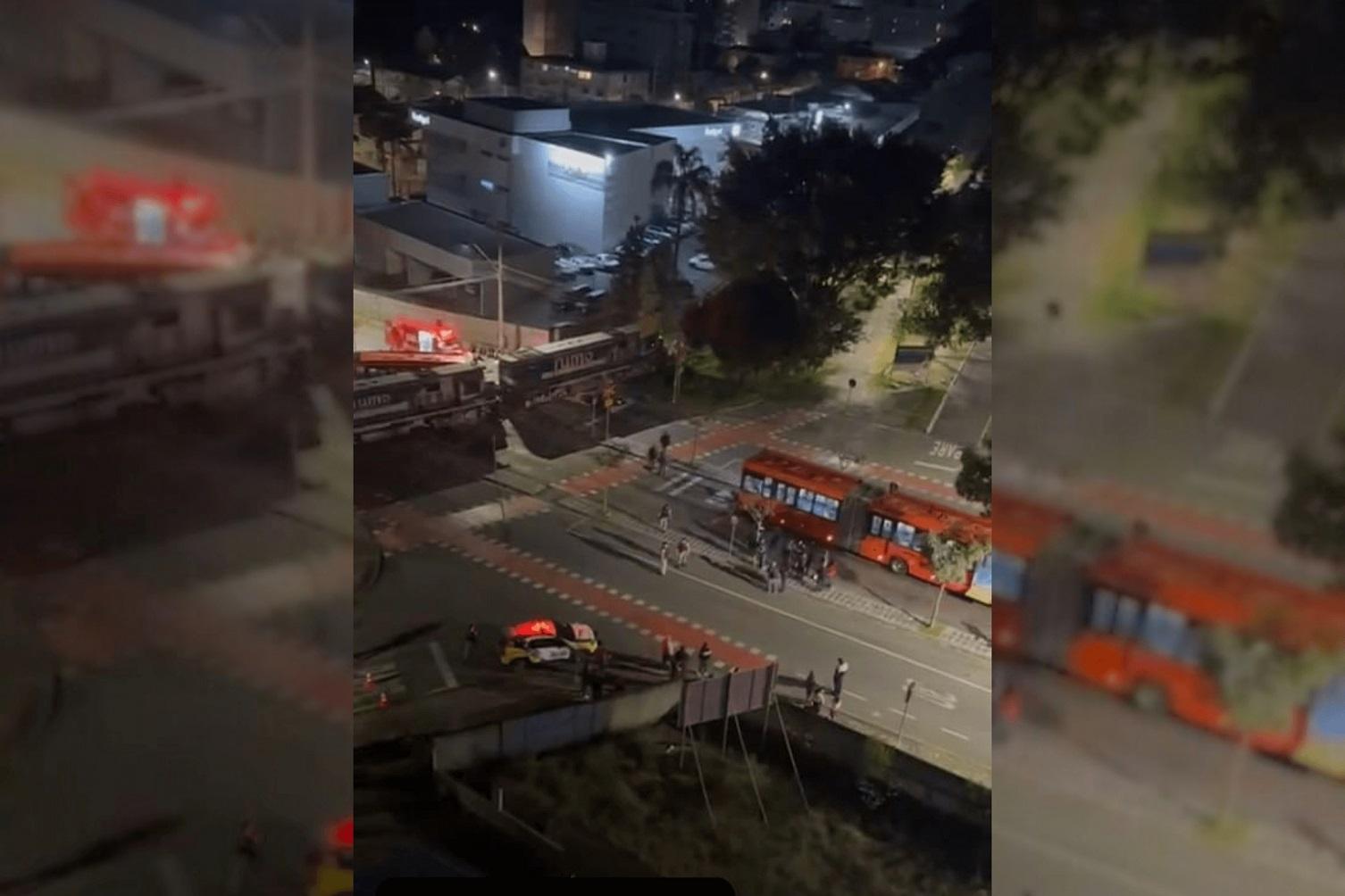 Trem atinge ônibus biarticulado em Curitiba e deixa 11 feridos