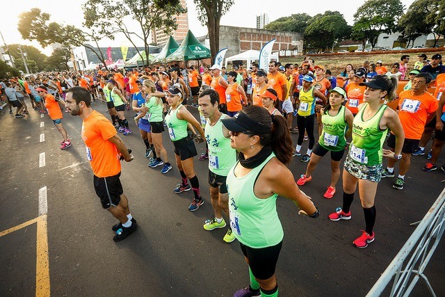 Prova de rua arrecada dinheiro para Apae de Maringá