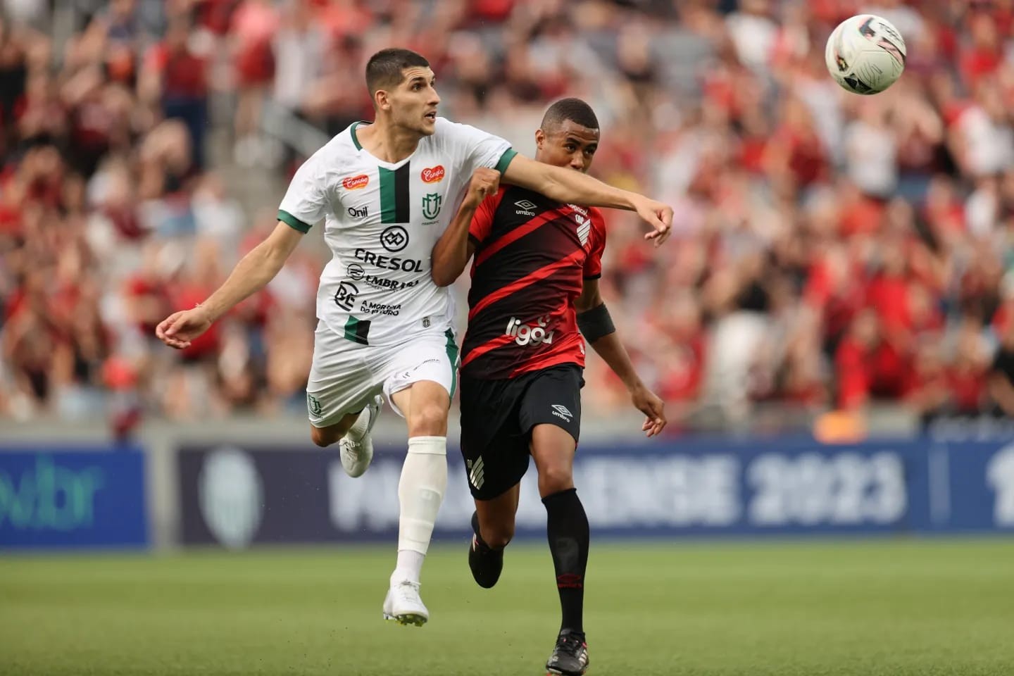 Athletico Paranaense vence Maringá FC em jogo na capital