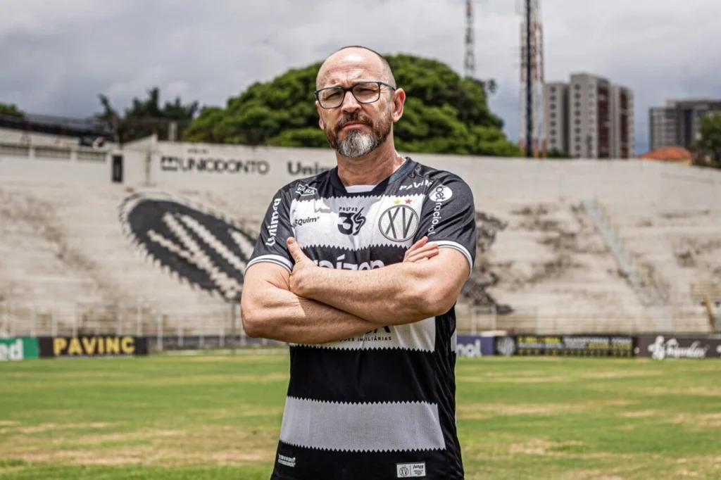 Maringá FC anuncia a contratação do técnico Moisés Egert
