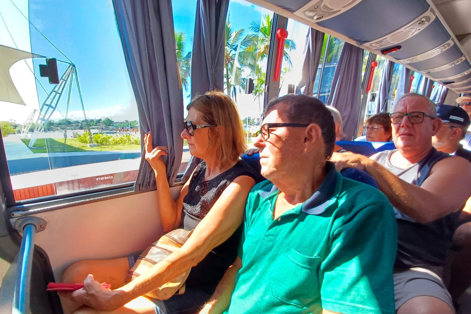 Idosos com 65 anos ou mais podem viajar de graça em linhas intermunicipais