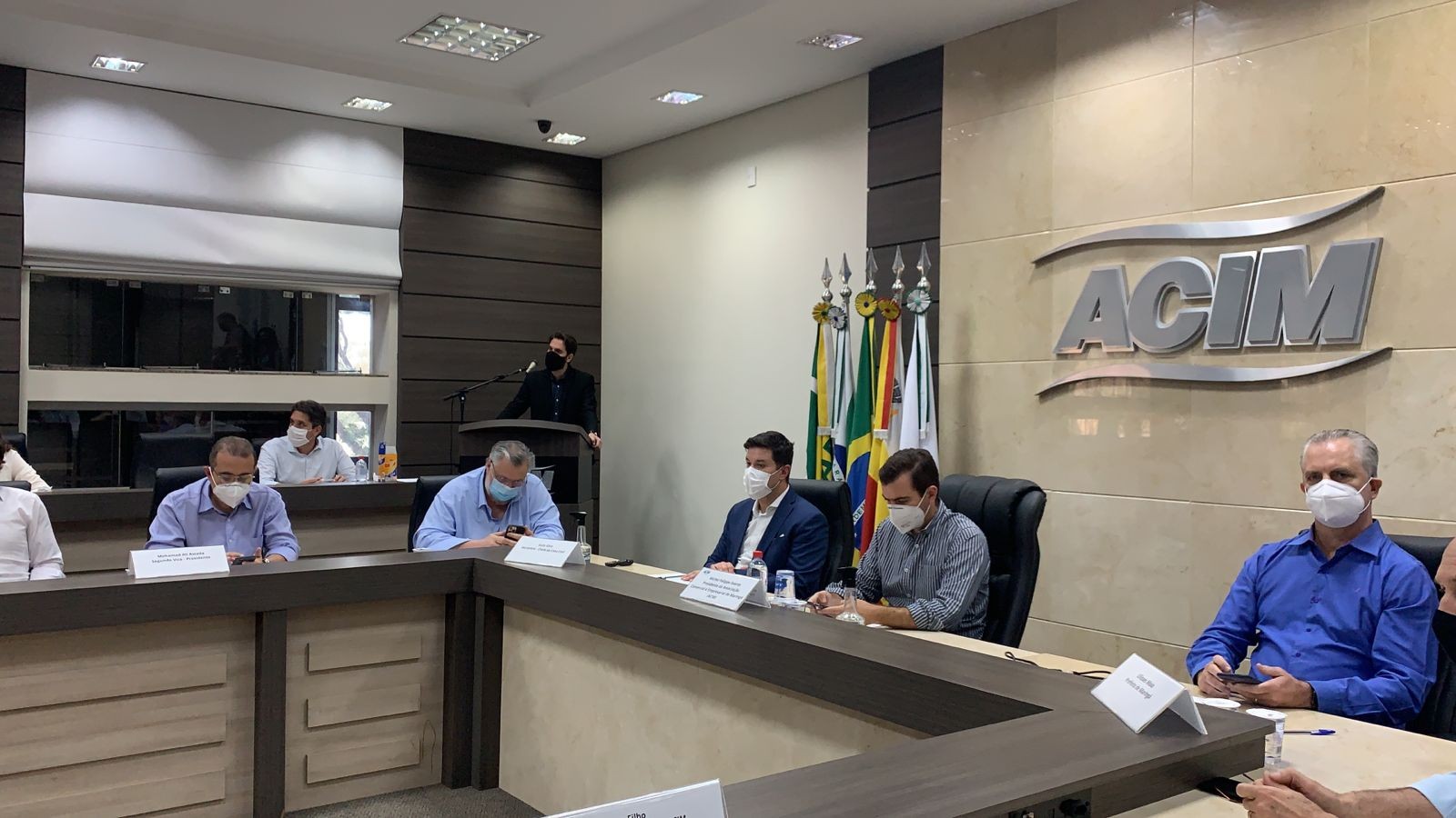 Aulas presenciais vão voltar integralmente em setembro