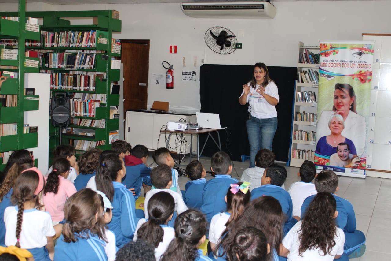 Projeto incentiva leitura e literatura por meio de oficinas