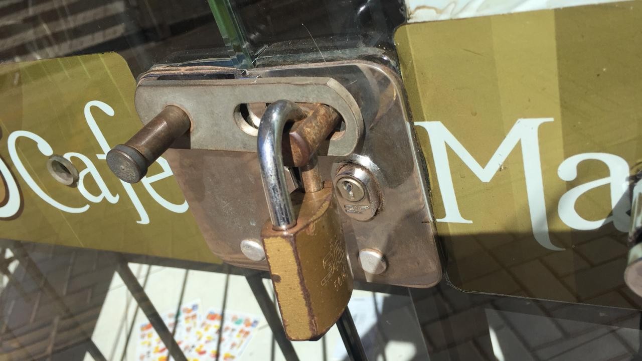 Comércio próximo à UEM perdeu em média 70% do faturamento