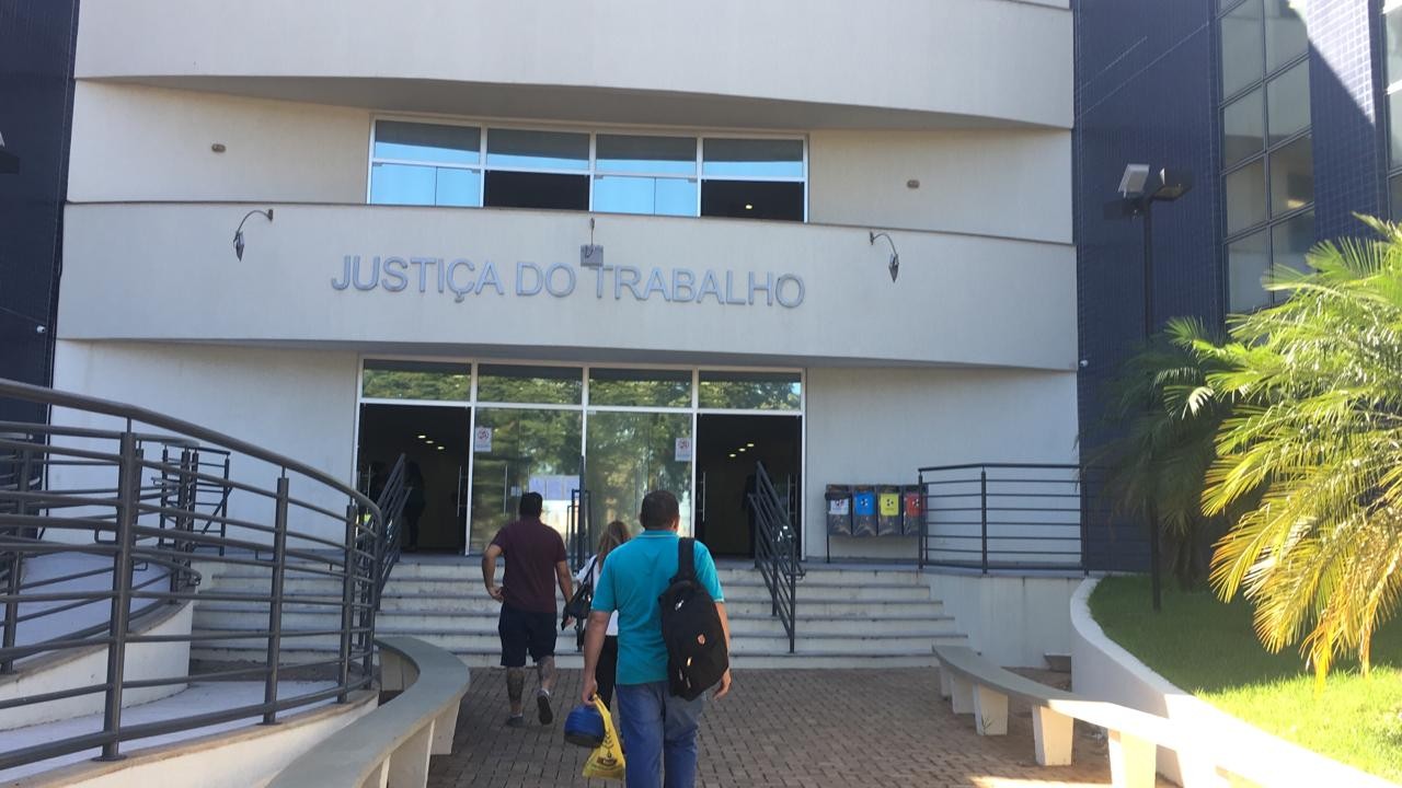 Testemunho de delegado só deve terminar no sábado