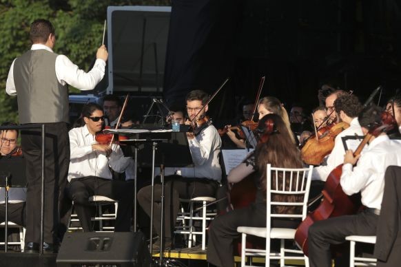 Orquestra da Unicesumar faz concerto no Parque do Ingá