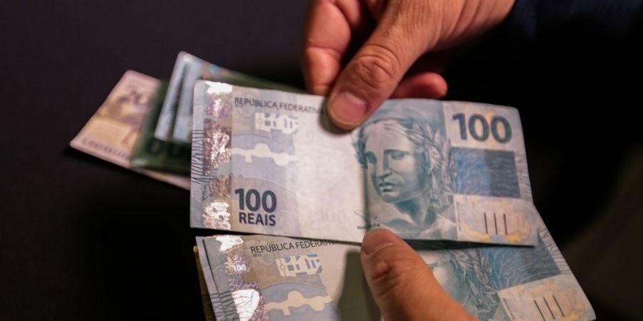 Idoso perde quase R$ 15 mil no golpe da quitação de dívida em Maringá