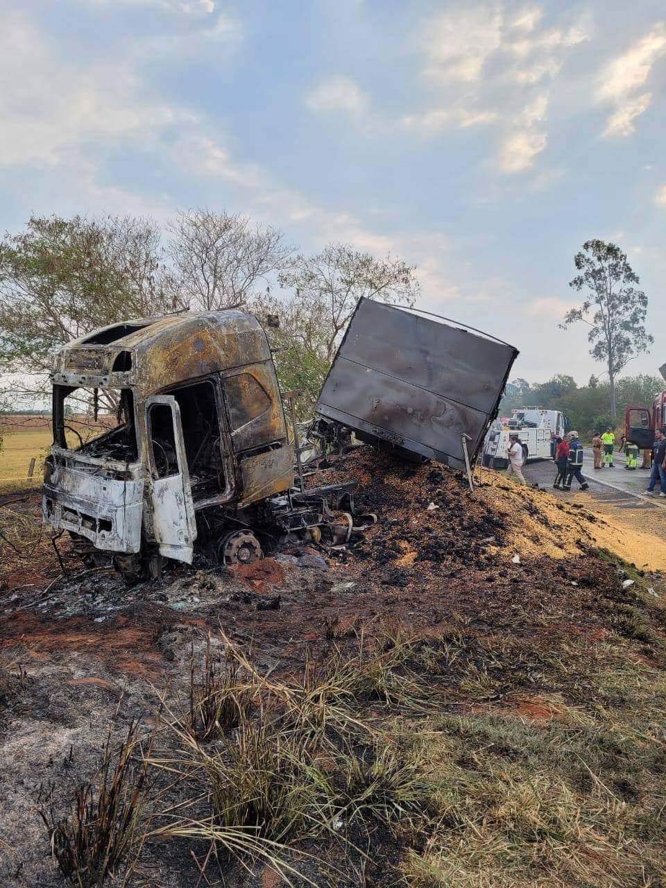 Acidente na BR-376, na região,  mata mãe e filha, moradoras de Sarandi