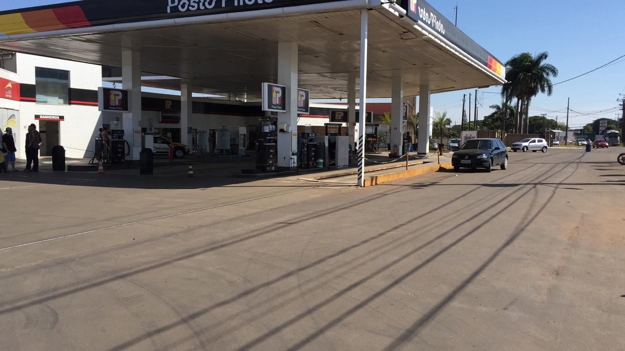Posto recebe combustível em Maringá, mas não é para abastecer veículos da população em geral