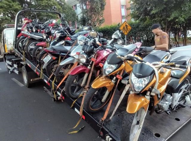 14 motocicletas são apreendidas durante blitz da PM