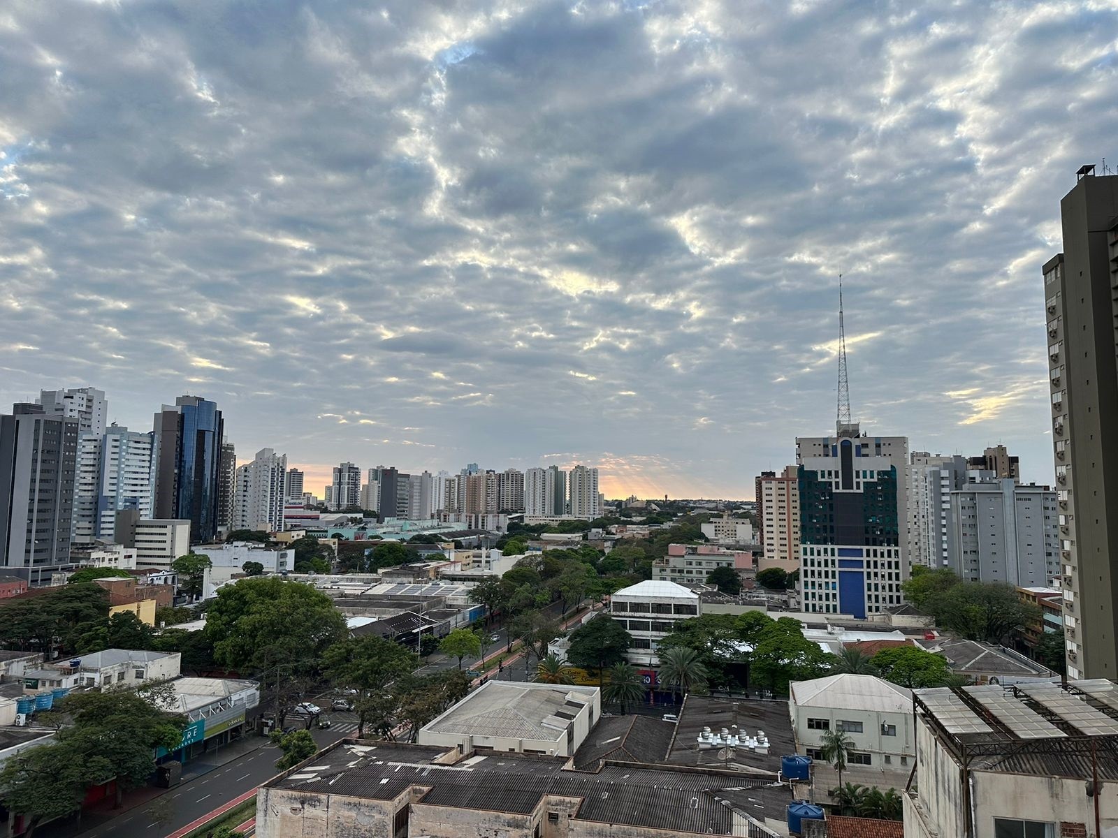 Terça-feira (29) segue com temperaturas amenas em Maringá; ao longo da semana volta a esquentar
