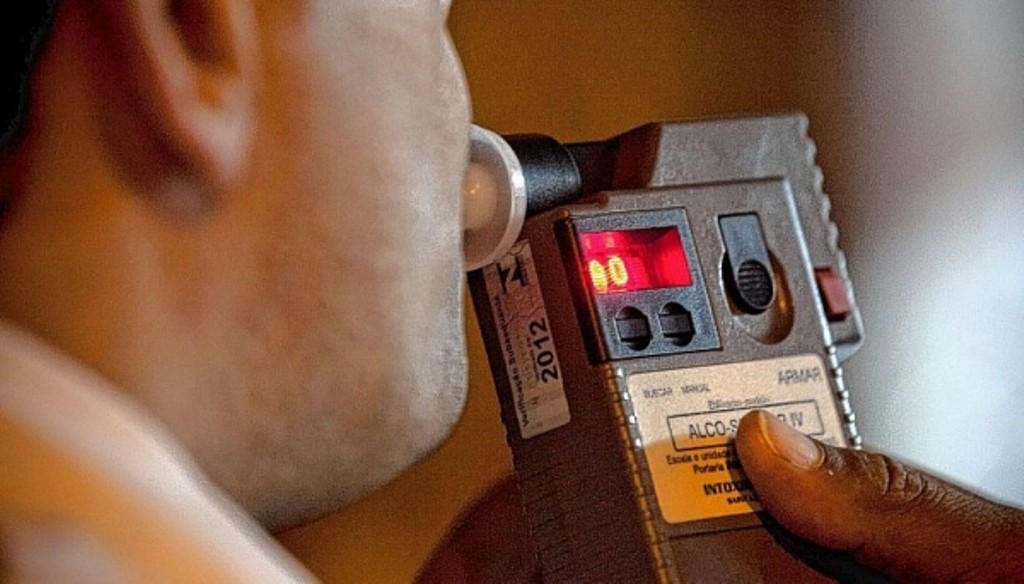 Motorista embriagado é detido em Maringá após atingir dois veículos