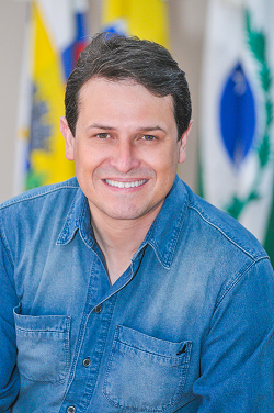 Em áudio vazado, prefeito de Apucarana pede para barrar comissão sobre suposto caso de pedofilia