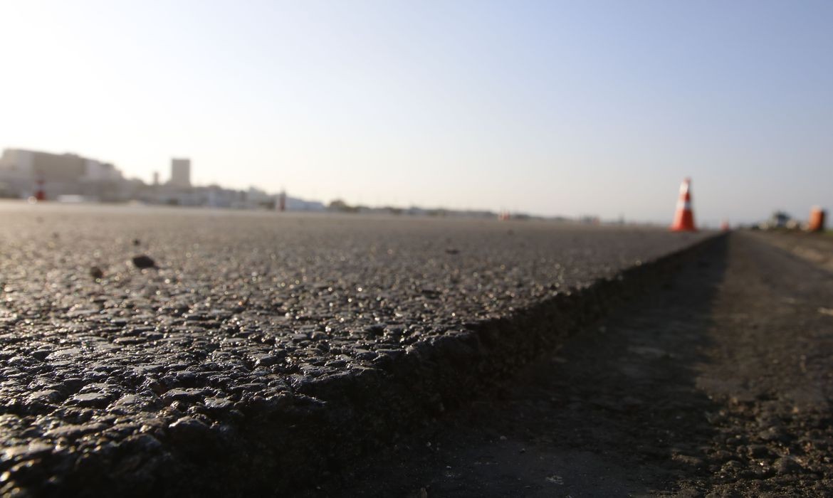 TCE aponta que prefeituras gastam mais com asfalto em anos eleitorais