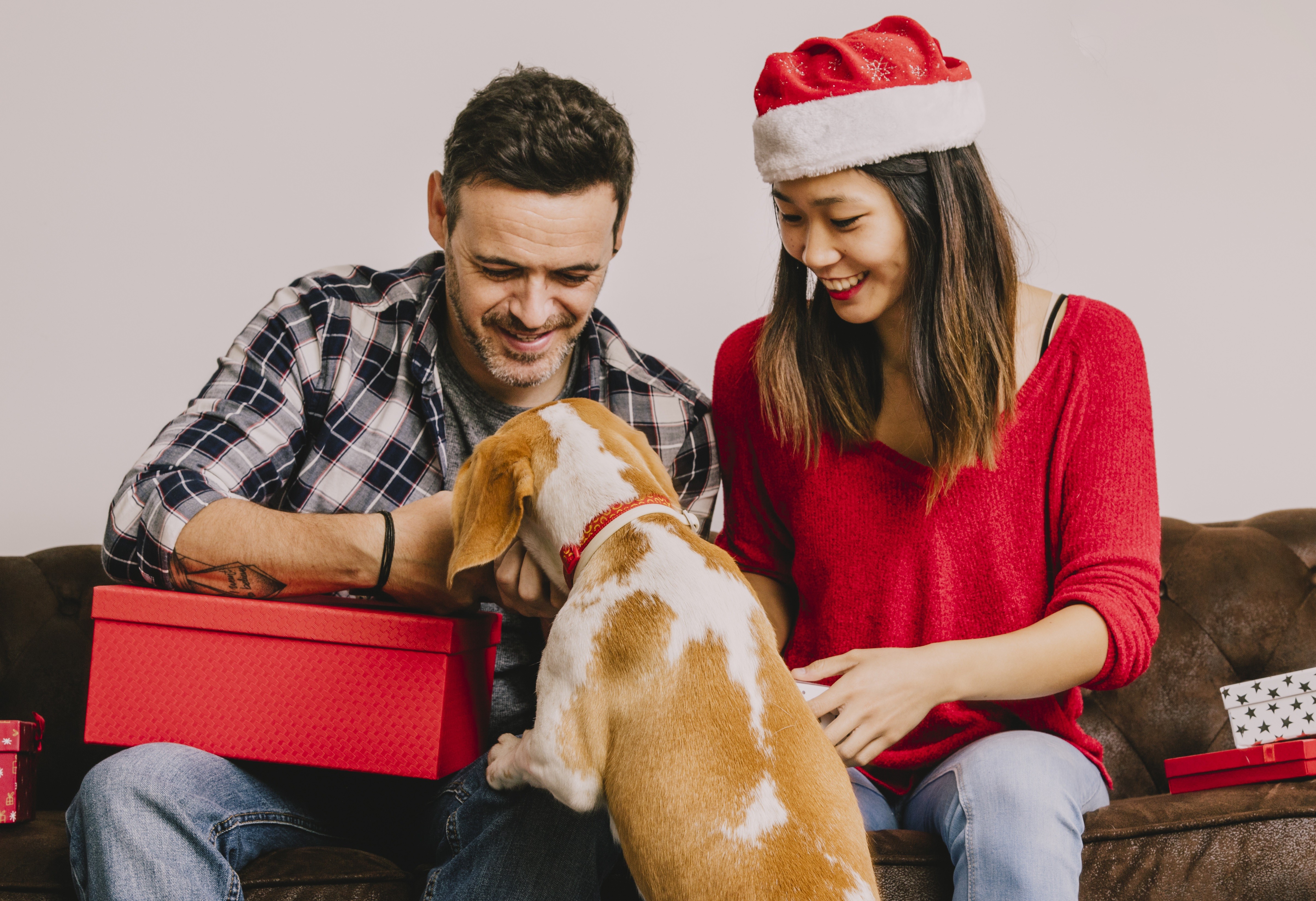 Versões diferentes de amigo secreto chamam atenção