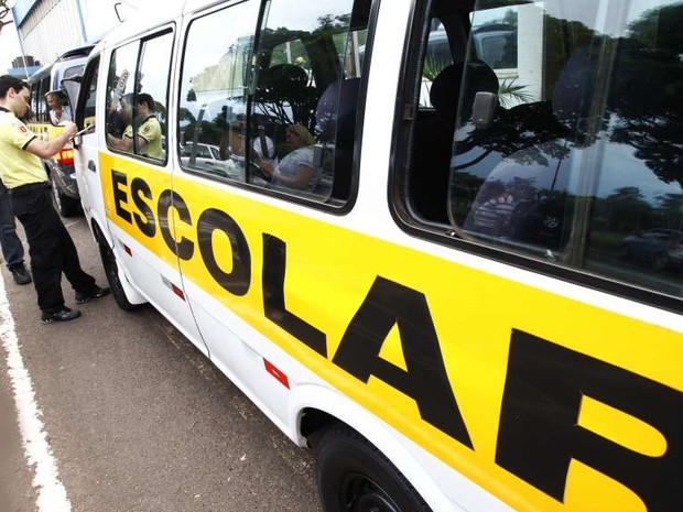 Vans e micro-ônibus começam a ser vistoriados