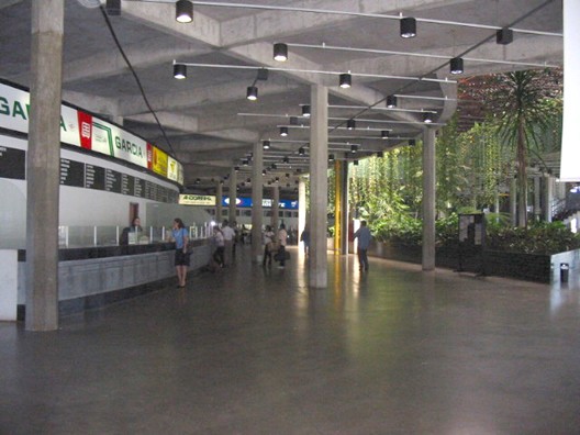 Operadoras de ônibus reduzem horários