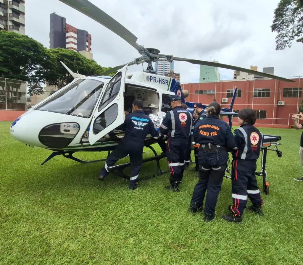 Motociclista fica em estado grave após batida na BR-323 e é encaminhado de helicóptero para Maringá