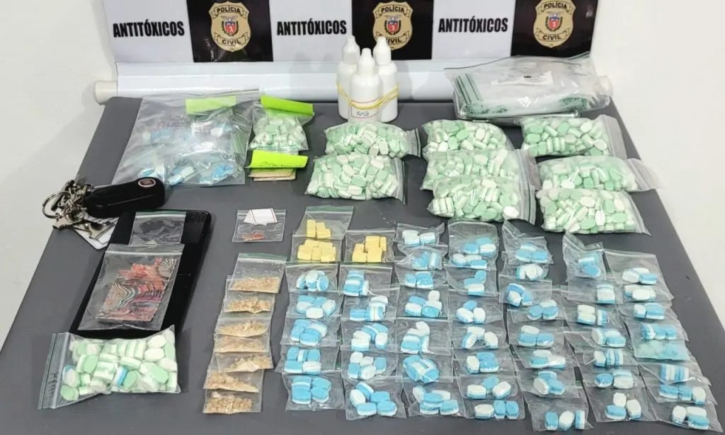 Homem é preso em Maringá com frascos de ‘Boa Noite, Cinderela’ e comprimidos de ecstasy