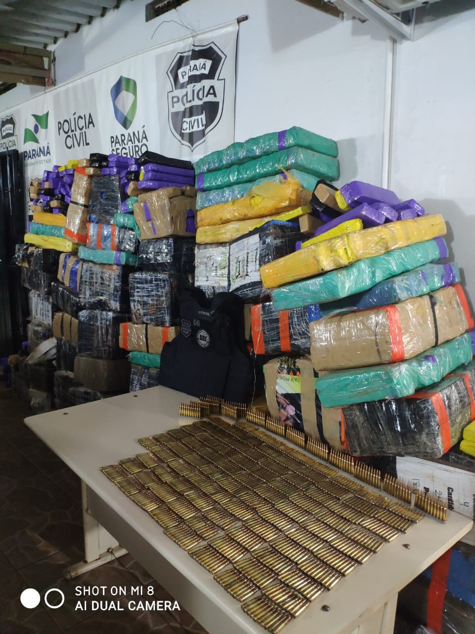 Polícia Civil apreende uma tonelada de maconha e munição de fuzil