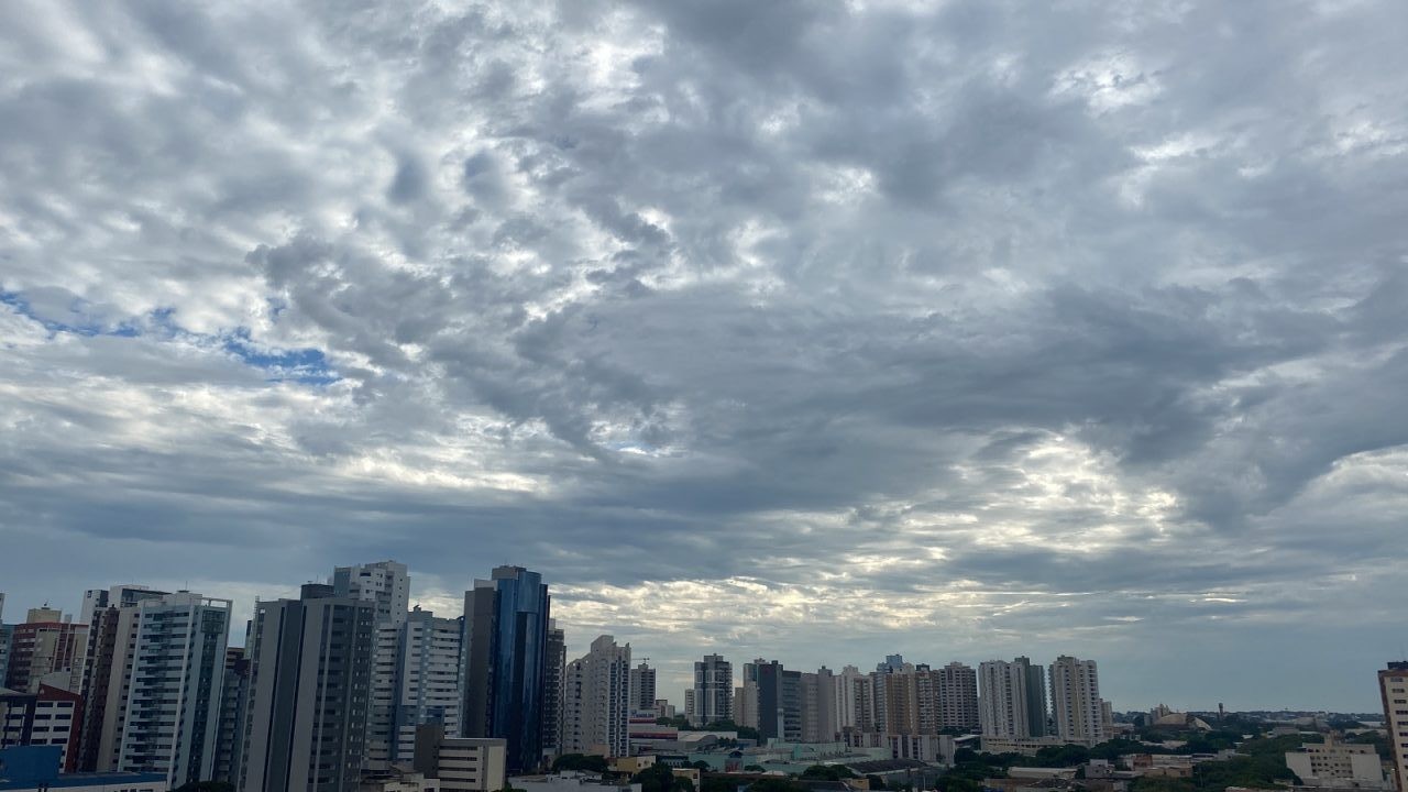 Veja como fica o tempo nesta sexta-feira (20) em Maringá; instabilidade predomina