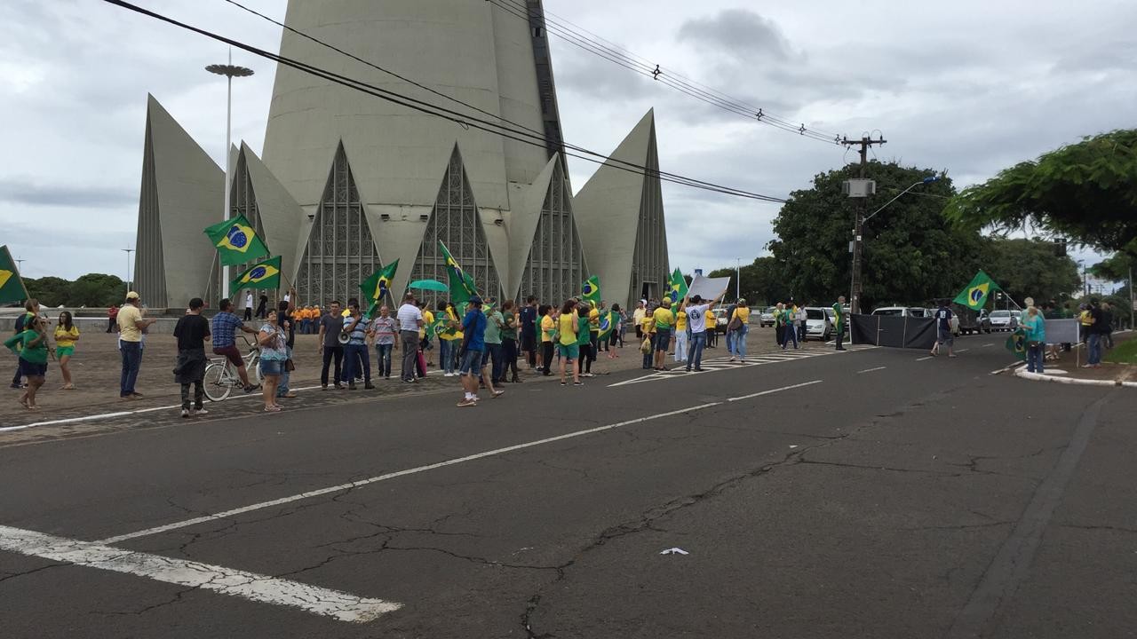 Manifestantes querem que STF ratifique a prisão em segunda instância