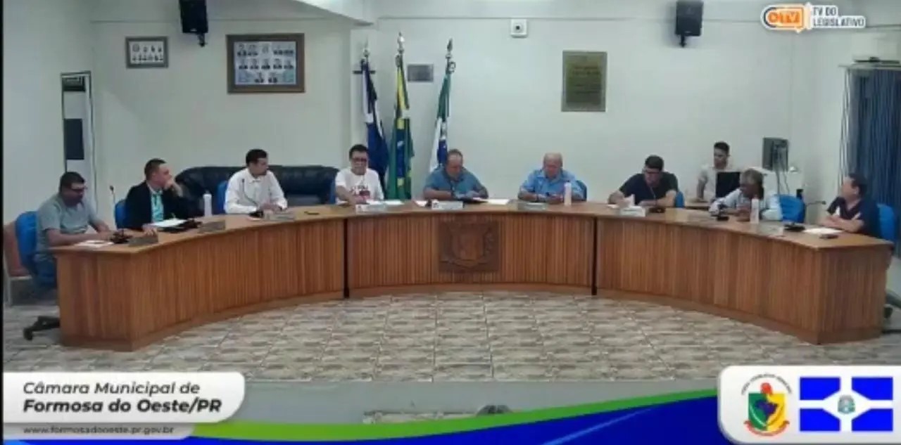 Vereador abandona sessão para jogar baralho: ‘Tenho compromisso com pessoal do truco’