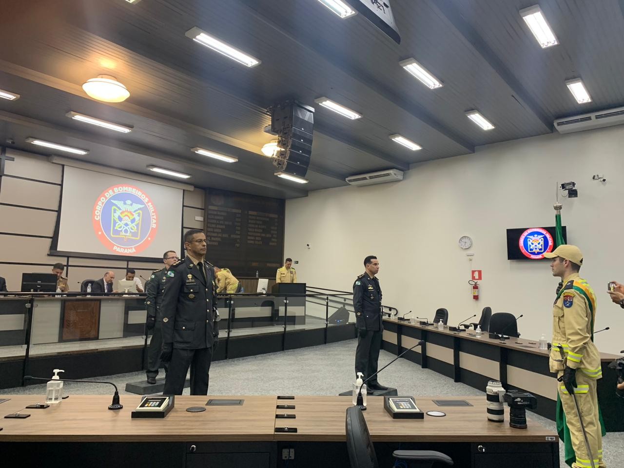 Solenidade na Câmara marca mudança de comando do Corpo de Bombeiros em Maringá