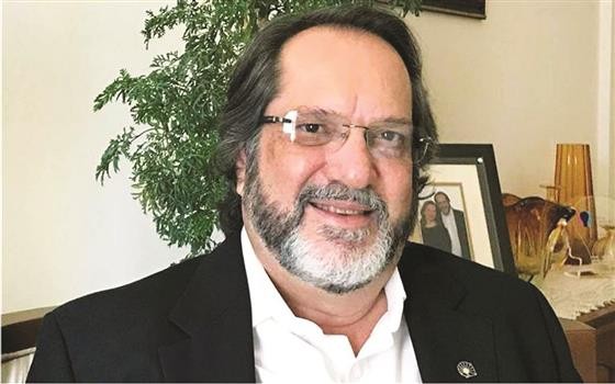 ‘Experiência pessoal e conhecimento histórico são matérias-primas para a literatura de ficção’