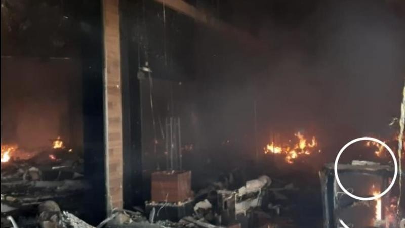 Bíblia resiste a incêndio em shopping de Maringá e surpreende funcionária