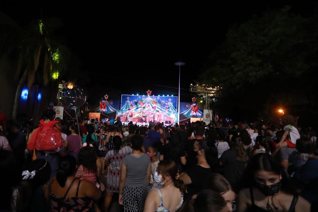 Chegada do Papai Noel nesta quinta-feira (2) será na Avenida Gastão Vidigal