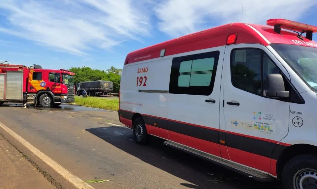 Capotamento na BR-376 entre Iguatemi e Maringá deixa dois trabalhadores feridos