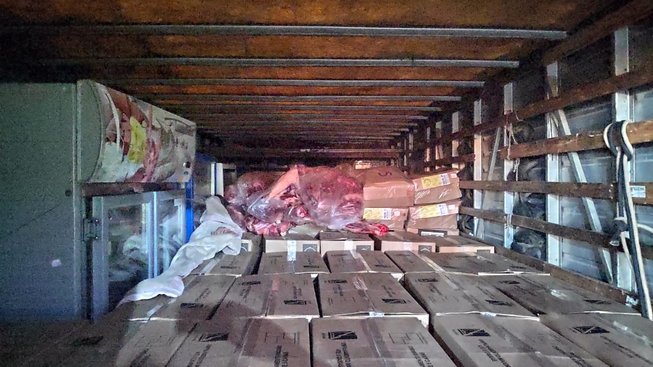 Quase 3 toneladas de carne sem refrigeração são descartadas pela PRF