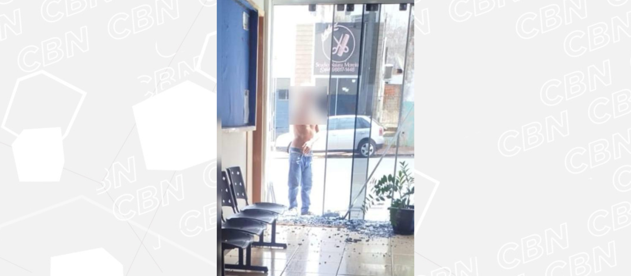 Homem é preso por quebrar porta de vidro da Prefeitura de Alto Piquiri