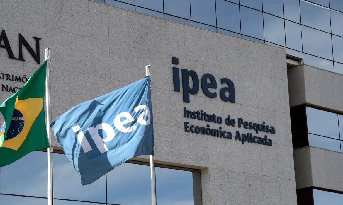 Ipea abre inscrições para concurso com 80 vagas e salário de R$ 20 mil
