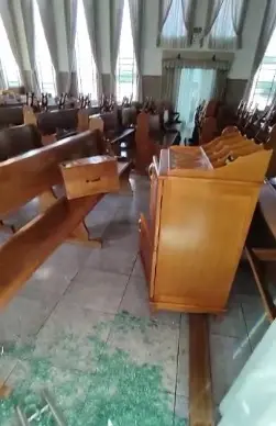 Ladrões invadem igreja em Maringá e reviram até a caixinha das ofertas; vídeo