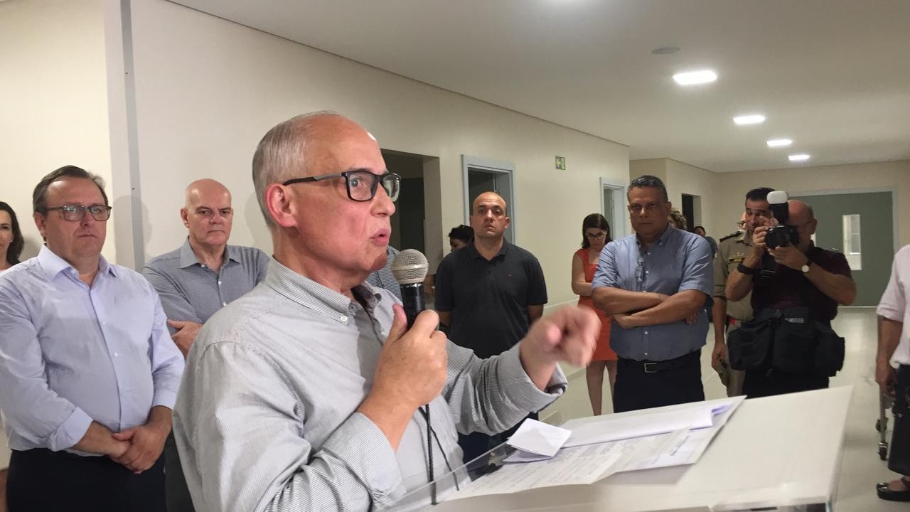 Secretário de Saúde inaugura 108 leitos