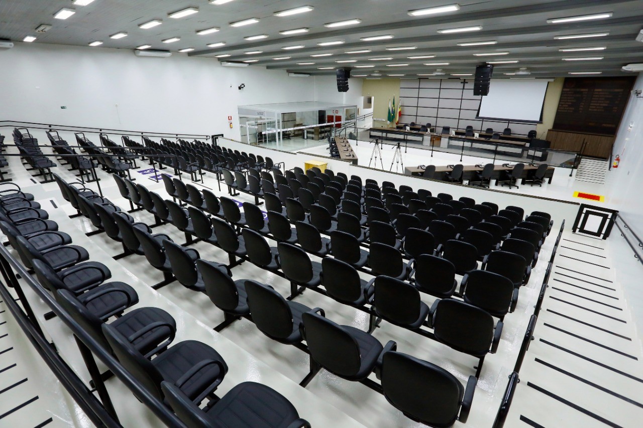 Com restrições, Câmara de Maringá retoma sessões