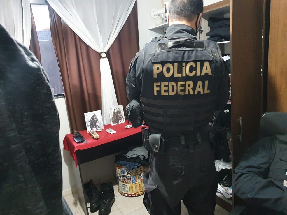PF faz buscas em casa de estudante investigado por veiculação de ideias nazistas