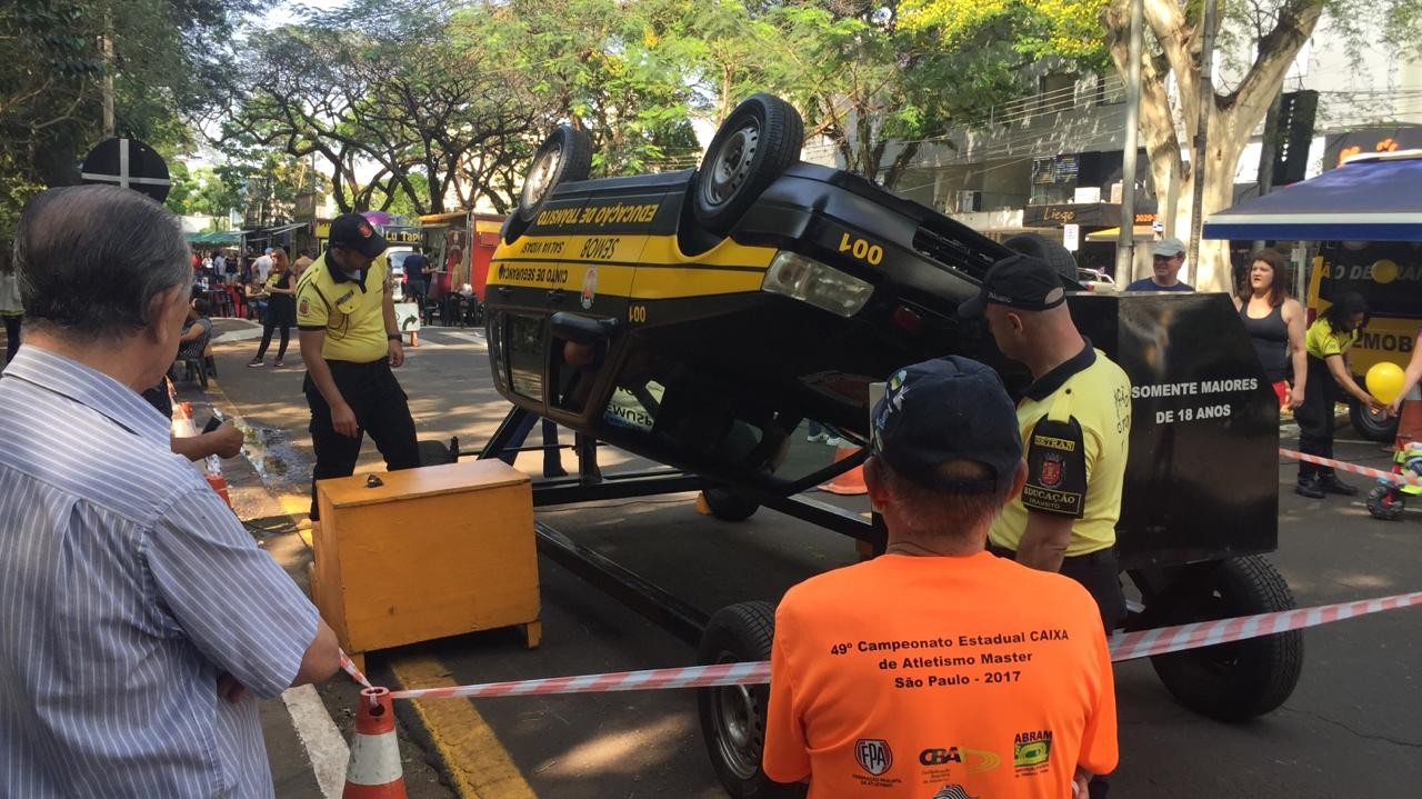 Frequentadores do Parque do Ingá são orientados sobre trânsito