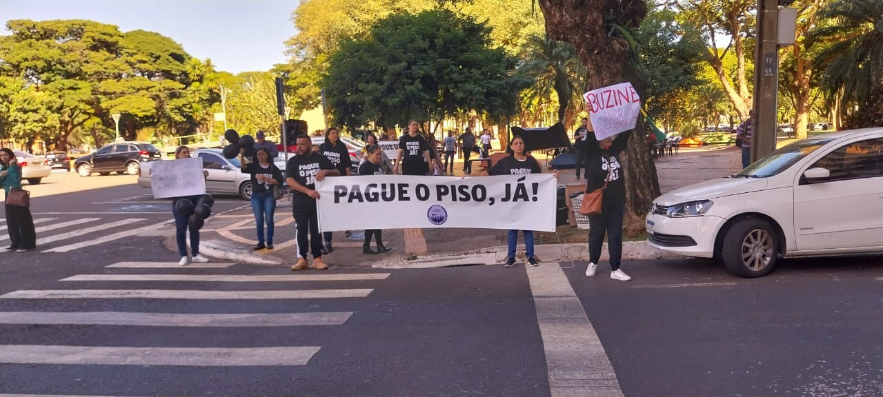 Enfermeiros da rede municipal de saúde pedem pagamento de piso nacional