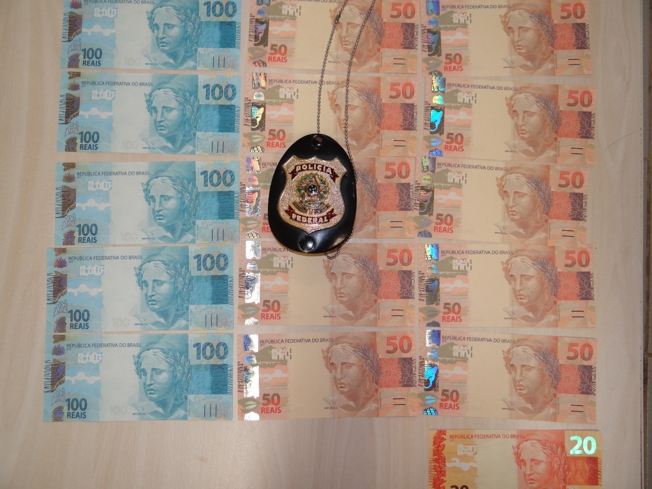 Jovem é preso em flagrante com mais de R$ 1 mil em notas falsas