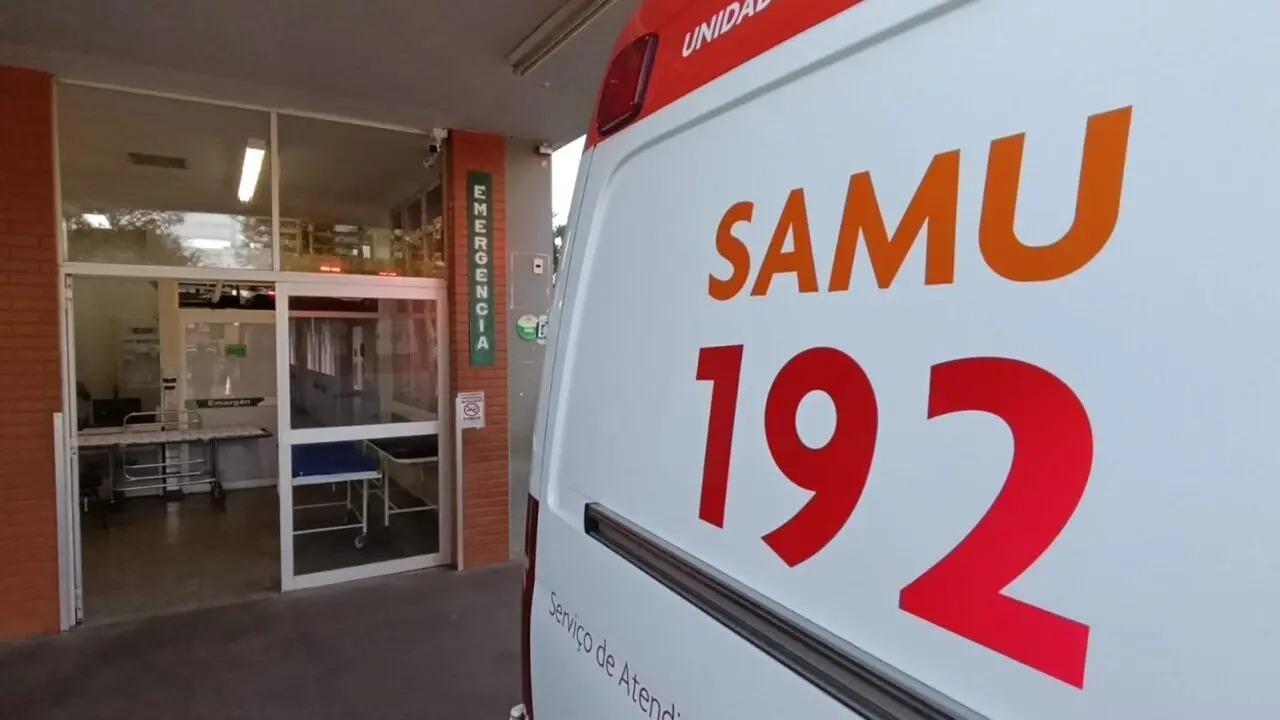 Adolescente de 14 anos fica ferida após bater em árvore com bicicleta em Maringá