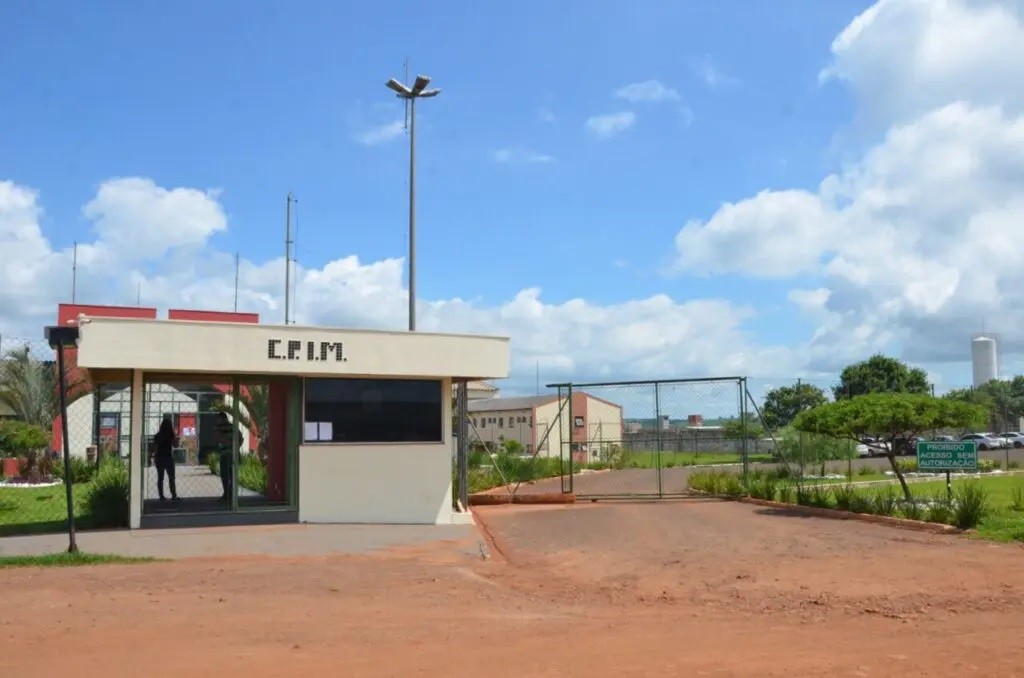 Cinco presos fogem da colônia penal de Maringá