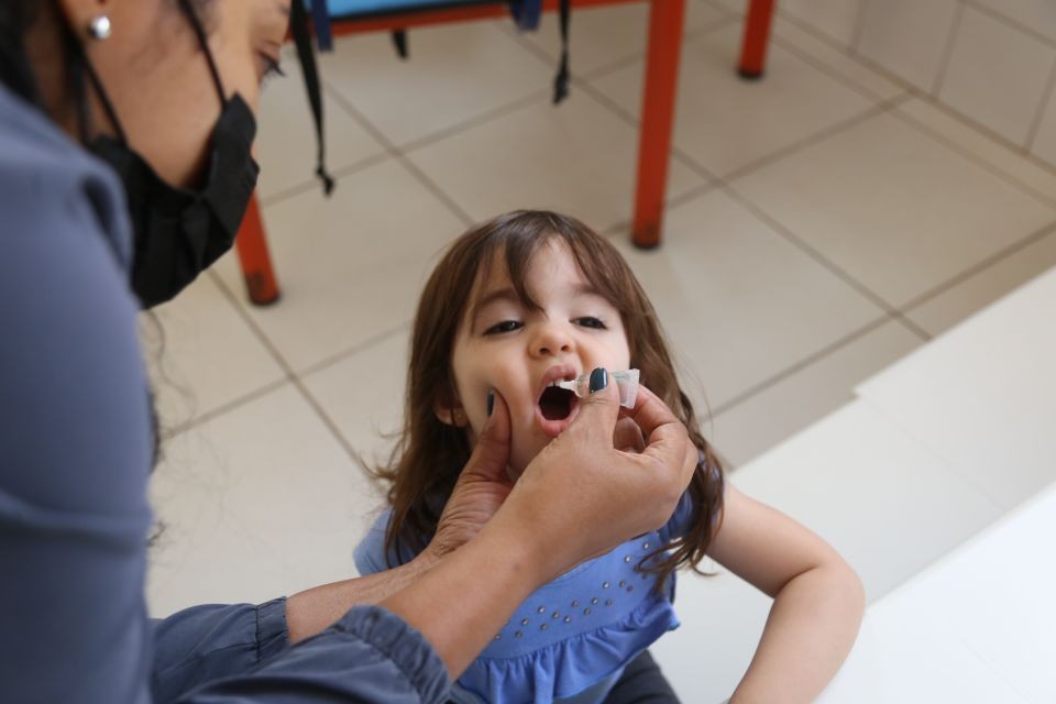 Secretaria de Saúde irá vacinar crianças em Cmeis contra a pólio